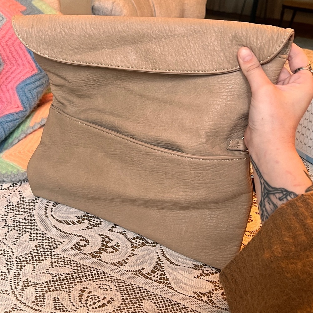 Large Clutch